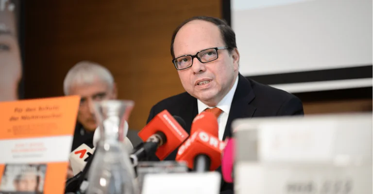 Vorschaubild: „Don’t smoke!“ – Im Gespräch mit Ärztekammerpräsident Szekeres