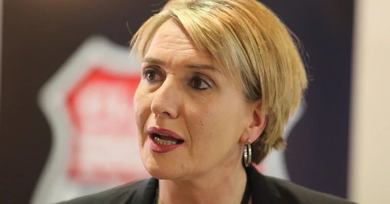 Vorschaubild: Ex-Grünenchefin Peter wird Ökoenergie-Lobbyistin