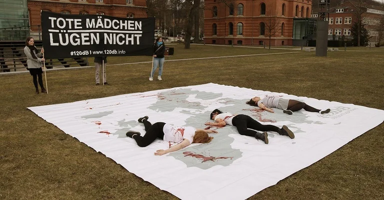 Vorschaubild: „Tote Mädchen lügen nicht“: #120db-Aktion gegen Migrantengewalt