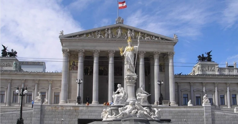 Vorschaubild: BVT-Sondersitzung im Nationalrat: Kickl kontert SPÖ-Vorwürfe