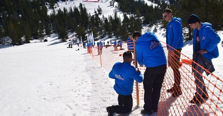 Vorschaubild: „Defend Europe“: Identitäre errichten Zaun an italienisch-französischer Grenze