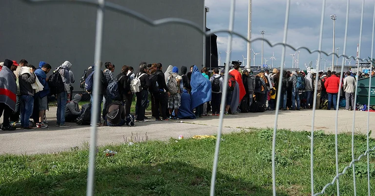 Vorschaubild: FP-Landesrat Waldhäusl will 405 illegale Asylwerber abschieben