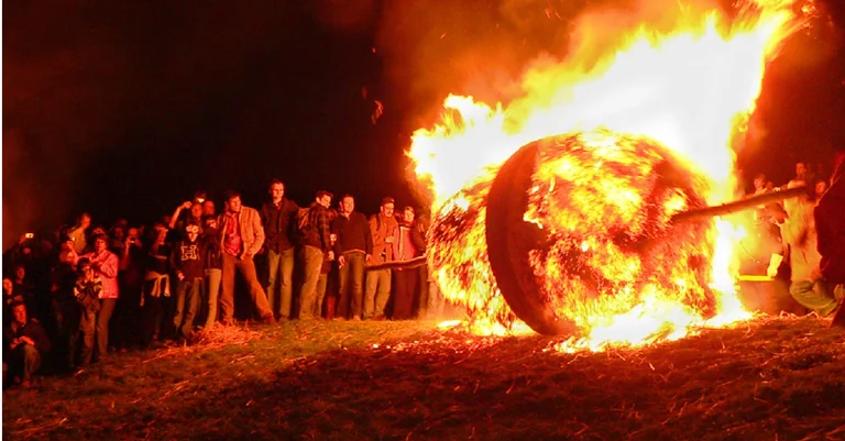 Vorschaubild: Johannis-/Bergfeuer: Volkstradition erhält uralte Sonnwendbräuche
