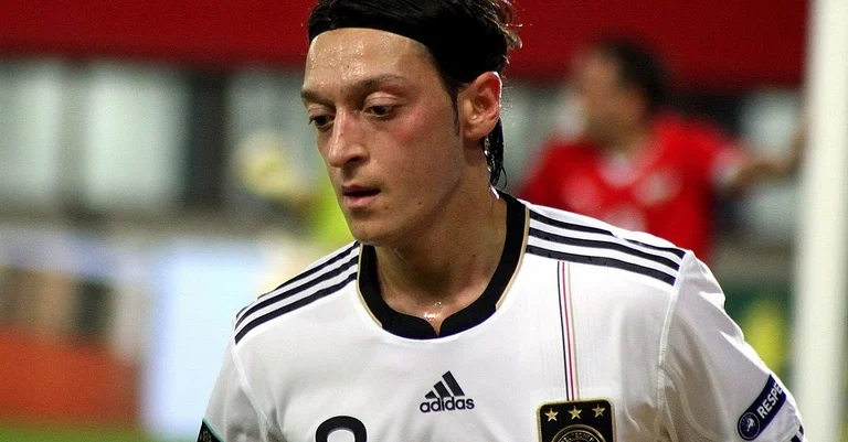 Vorschaubild: Kolumne: „Özil-Debatte zeigt gescheiterte Integration vieler Deutschtürken“