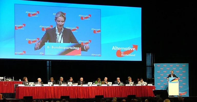 Vorschaubild: Parteitag: AfD-Vertreter wollen über Unvereinbarkeitsliste abstimmen