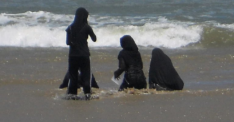 Vorschaubild: Gablitz: Grüner Gemeinderat wettert gegen vermeintliches ‚Burkiniverbot‘