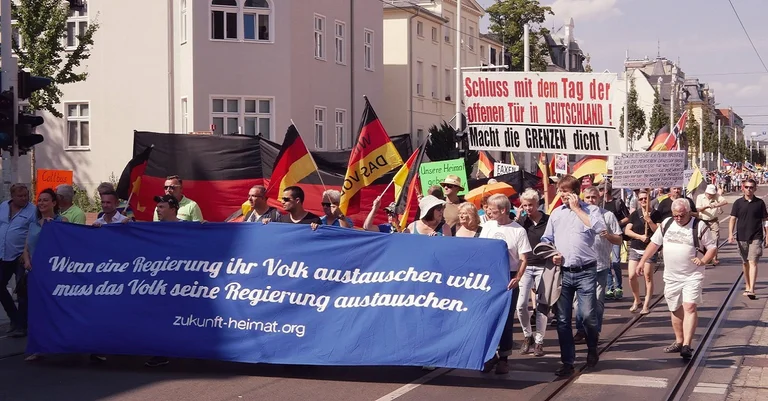 Vorschaubild: Cottbus: „Grenzen ziehen!“-Demo setzt starkes patriotisches Zeichen