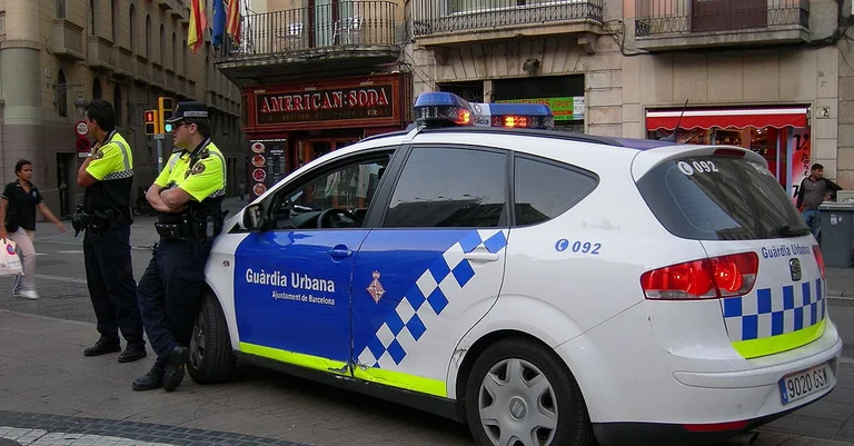 Vorschaubild: Barcelona: Angreifer stürmt Polizeistation mit „Allahu Akbar“-Rufen