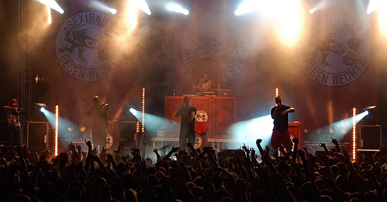 Vorschaubild: #wirsindmehr-Band: „Ich ramm dir die Messerklinge in die Journalistenfresse“