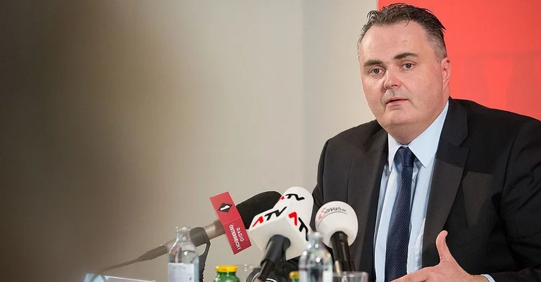 Vorschaubild: Burgenland: Doskozil folgt Niessl als SPÖ-Landesparteichef nach