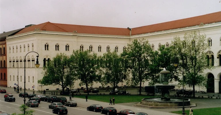 Vorschaubild: München: Kontroverse um Burschenschafter-Ausschluss von Uni-Vortrag