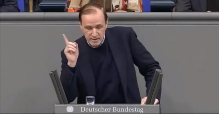 Vorschaubild: Starke Brandrede: So rechnet AfD-Curio mit dem Migrationspakt ab!