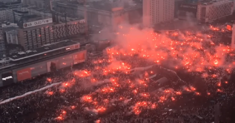 Vorschaubild: Warschau: Hunderttausende Patrioten feiern Unabhängigkeit Polens