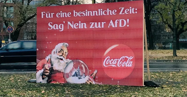 Vorschaubild: Berlin: Wirbel um vermeintliches Coca-Cola-Plakat gegen AfD