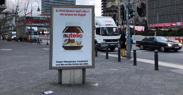 Vorschaubild: Berlin: Nächstes Fake-Werbeplakat gegen AfD aufgetaucht