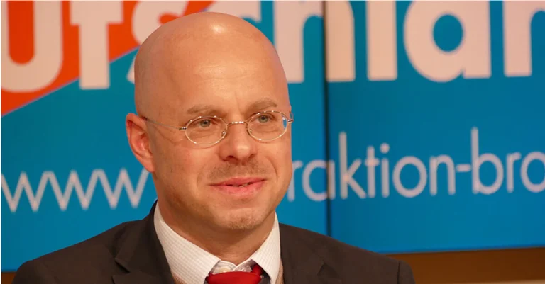 Vorschaubild: AfD-Rauswurf unzulässig: Kalbitz gewinnt vor Gericht