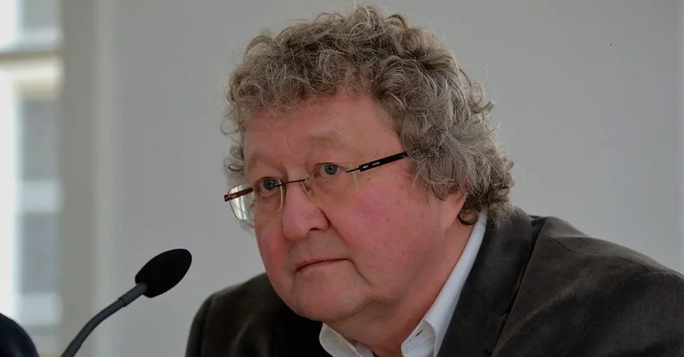 Vorschaubild: Vorwurf gegen Patzelt: Politikwissenschafter „exponiert sich politisch zu stark“