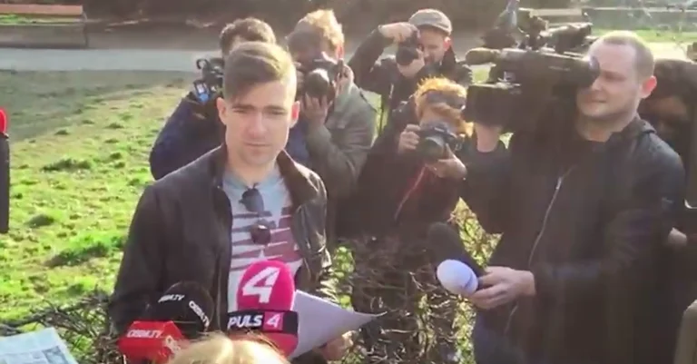 Vorschaubild: Auftrittsverbot: Sellner verlegt Pressekonferenz kurzerhand in Park