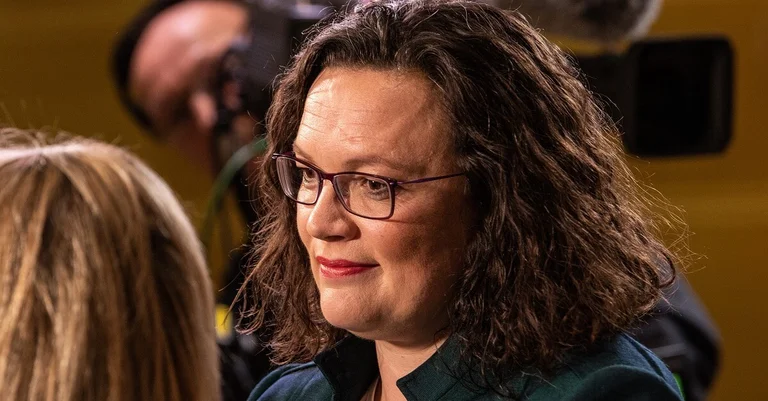 Vorschaubild: SPD-Konvent: „Die Hetzer und Ewiggestrigen werden nicht durchkommen“