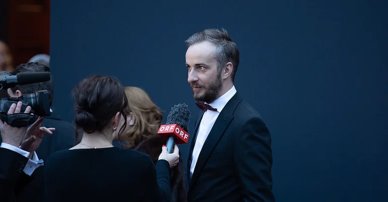 Vorschaubild: Warum dem ORF die Distanzierung von Böhmermann niemand abkauft