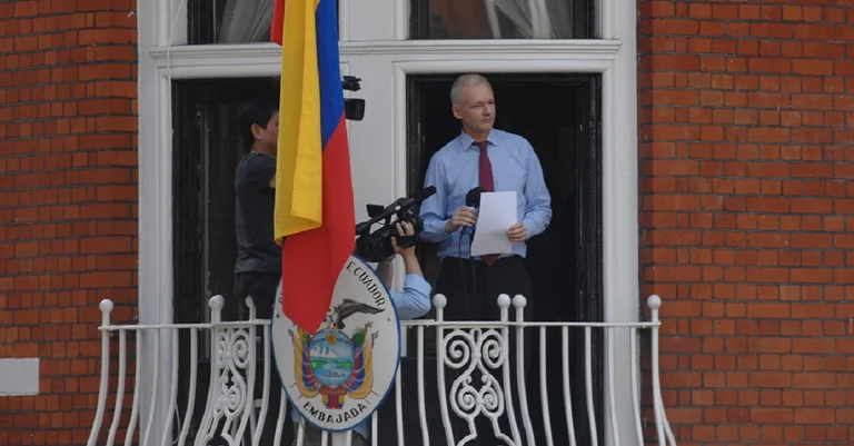 Vorschaubild: Festnahme in Botschaft: Wikileaks-Gründer Assange droht Auslieferung