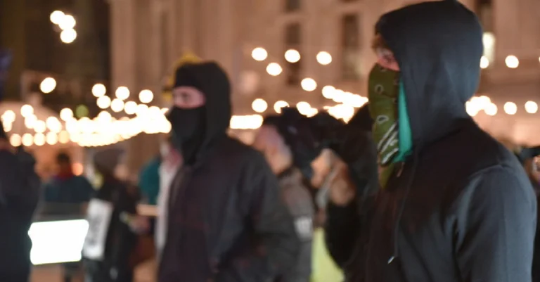 Vorschaubild: Laut Gefahrenanalyse: Antifa bereitet Anschläge auf politische Gegner vor