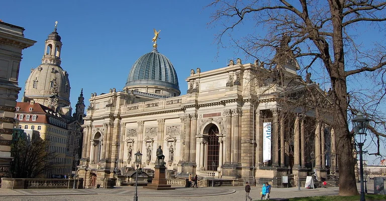 Vorschaubild: Linke Studenten protestieren gegen AfD-Bibliothekarin