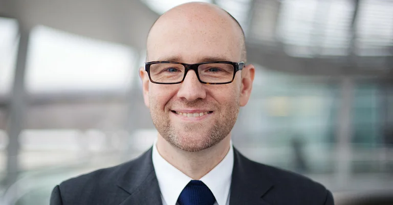 Vorschaubild: „Mitschuld“ an Tod Lübckes: Tauber intensiviert Vorwürfe gegen Steinbach