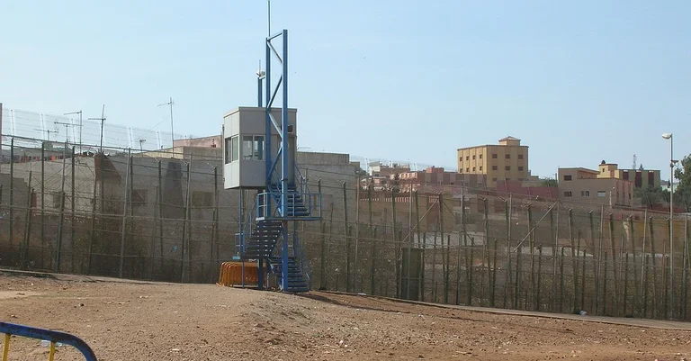 Vorschaubild: 33 Migranten wegen Grenzsturm auf Melilla verurteilt