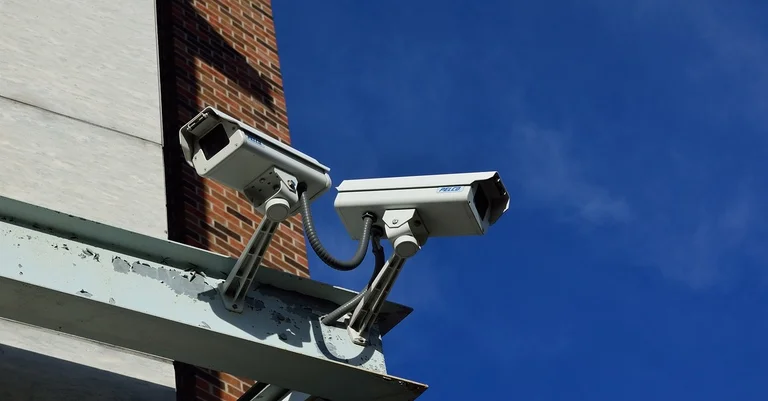 Vorschaubild: Wegen Ausschreitungen: Neue Sicherheitsmaßnahmen im Rheinbad