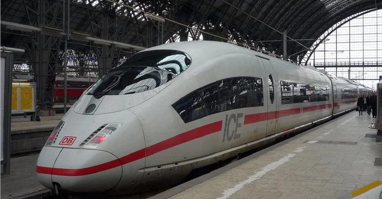 Vorschaubild: Bitte gehen Sie weiter: An dieser Bahnsteigkante gibt es nichts zu sehen!