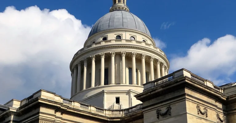 Vorschaubild: „Schwarzwesten“: Hunderte Migranten besetzten Pariser Panthéon