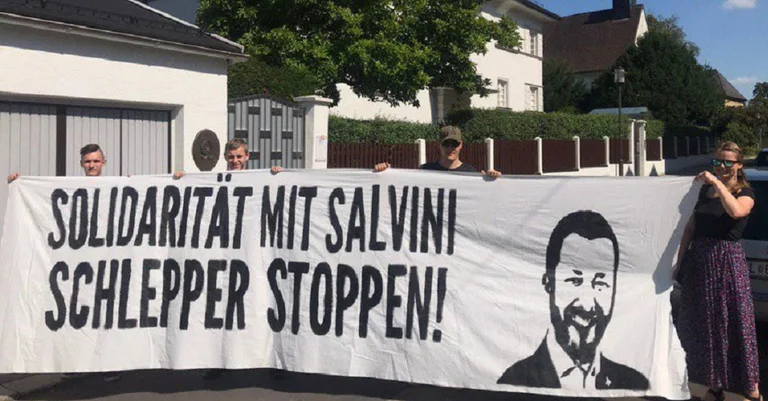 Vorschaubild: Linz: Identitäre Aktivisten bekunden Solidarität mit Salvini