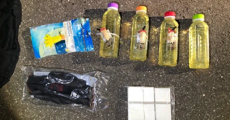 Vorschaubild: Hamburger Polizei stellt Brandsätze bei Linksextremen sicher