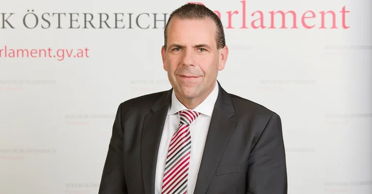 Vorschaubild: „Akt der Verzweiflung“: Vilimsky kontert SPÖ-Attacke