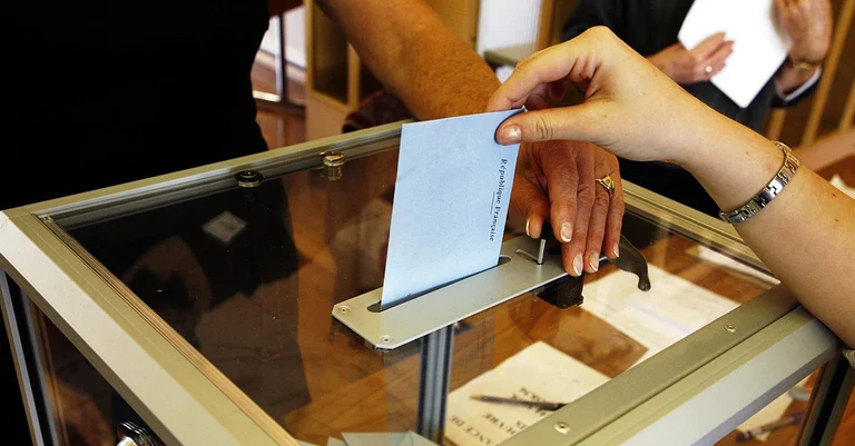 Vorschaubild: NPD-Politiker von SPD, FDP und CDU einstimmig zum Ortschef gewählt