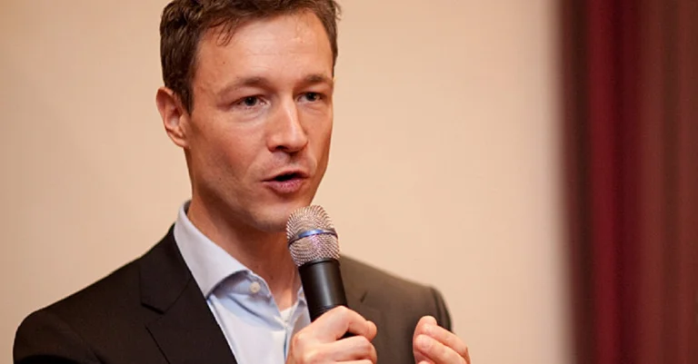 Vorschaubild: Mögliche Verstrickung in „Causa Casinos“: Blümel-Rücktritt gefordert