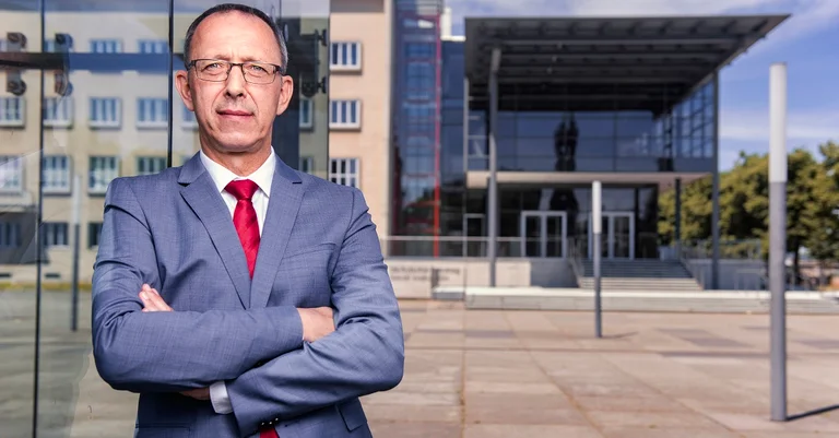 Vorschaubild: Linksextremismus: Urban (AfD) will Antifa „mit allen Mitteln“ bekämpfen