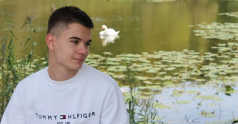 Vorschaubild: YouTube löschte Kanal von „Neverforgetniki“