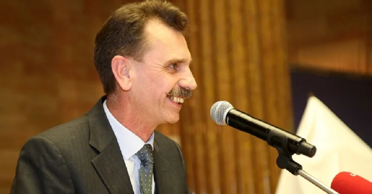 Vorschaubild: Keine NS-Symbolik: Öllinger blitzt mit Anzeige gegen Künstler Wiesinger ab