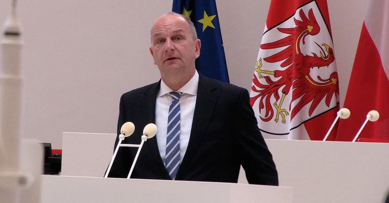 Vorschaubild: Brandenburg: Linke Netzwerke dürfen für Verfassungsschutz spionieren