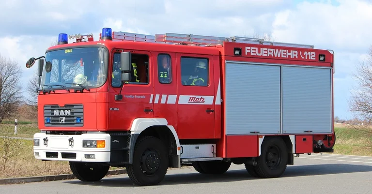 Vorschaubild: Fahrzeuge der sächsischen AfD angezündet – Staatsschutz ermittelt