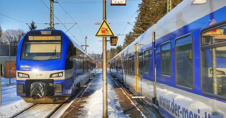 Vorschaubild: Bayern: Gericht spricht Zugbegleiterin von Rassismus-Vorwurf frei