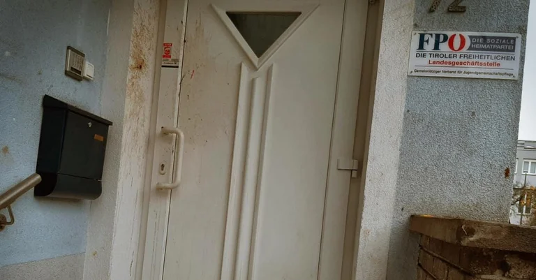 Vorschaubild: Innsbruck: FPÖ-Zentrale erneut mit Fäkalien verunstaltet