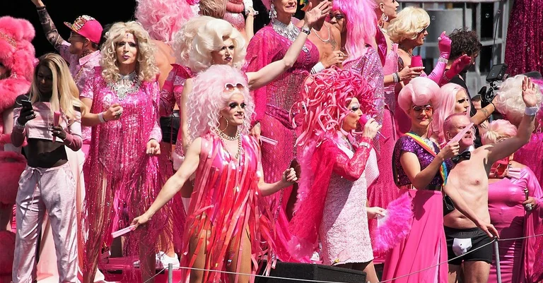 Vorschaubild: Barilla will mit pinker Packung auf Diversität hinweisen