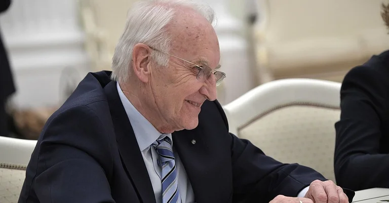 Vorschaubild: Impfdurchbruch auch bei Stoiber: Fallzahl bei „Vollimmunisierten“ steigt