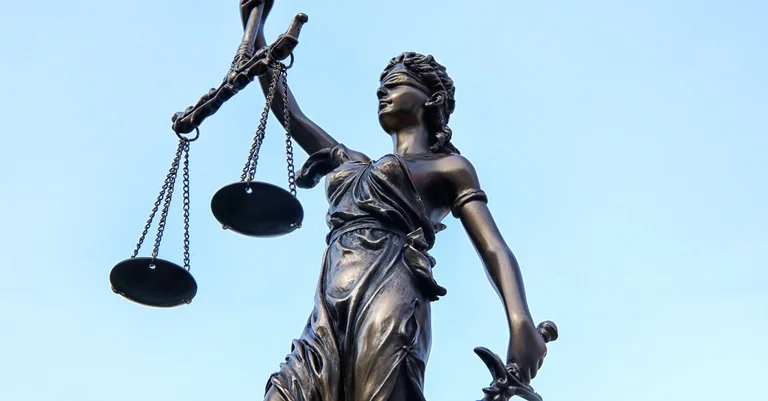 Vorschaubild: Nach Löschwelle gegen Patrioten: ‚EinProzent‘ verklagt Facebook