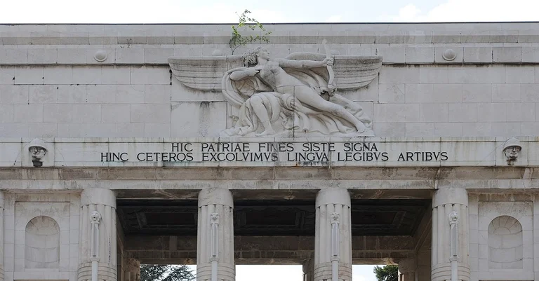 Vorschaubild: Südtirol: Aufregung um Telefonbuch mit Bozner Siegesdenkmal