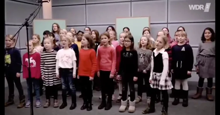 Vorschaubild: „Meine Oma ist ’ne alte Umweltsau“: WDR löscht Video von Kinderchor