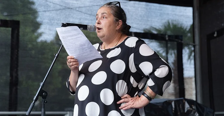 Vorschaubild: Eklat im Parlament: Grüne fordert Verbot von Burschenschaften & Co.